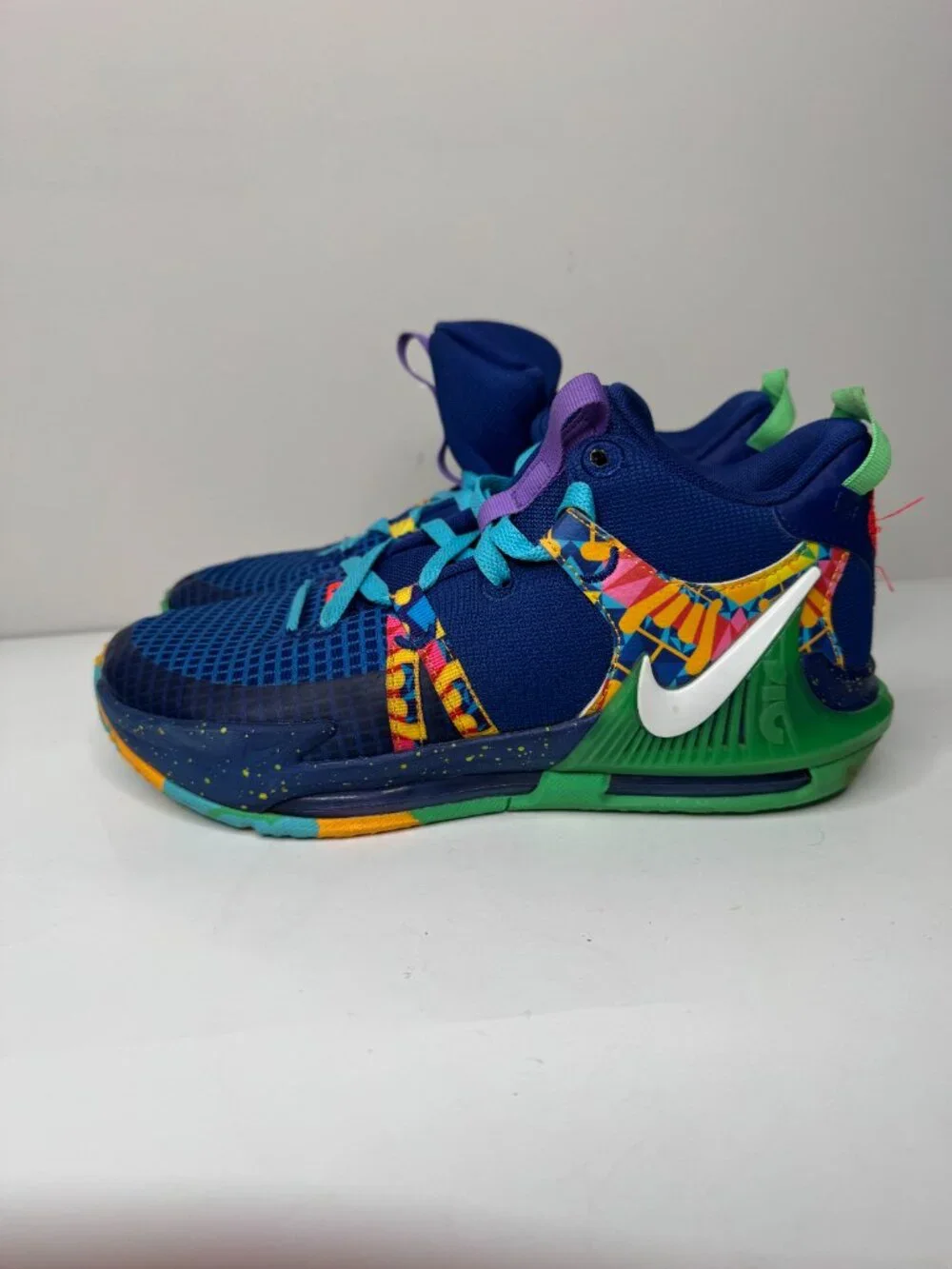 Nike Lebron Witness 7 Mid Kaleidoscope Kids 6.5Y High Top Lace Up Sneakers Color